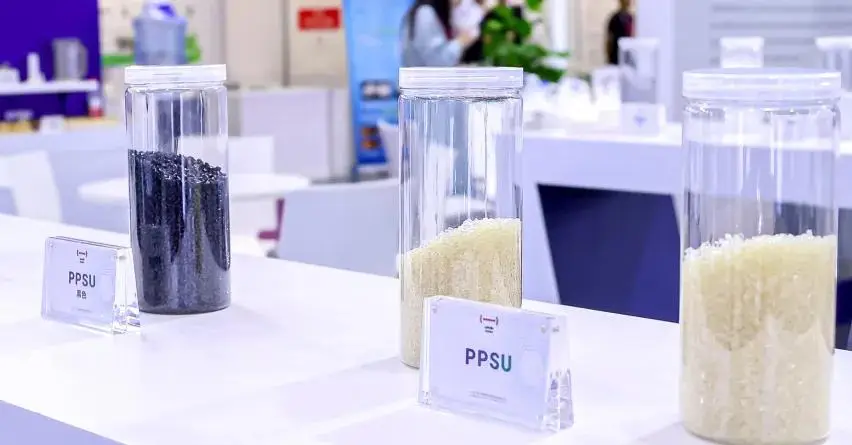 消防士ヘルメットバイザーの材料を発表する：PPSUとPSUの並外れたパフォーマンスとアプリケーション