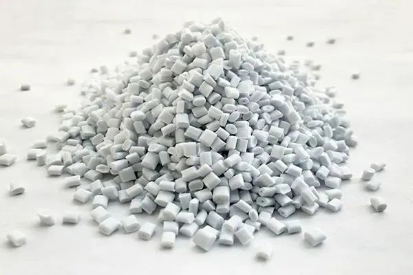 プラスチックの収縮率と修正方法に影響を与える要因